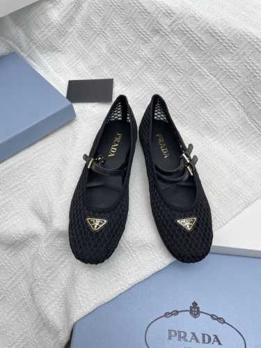 360(全套包装带飞机盒)Prada/普拉达 经典春夏新款三件标网面芭蕾舞鞋 美到犯规 集性感与可爱于一体，不得不说他家太会拿捏精致感了，尖头也是无敌显腿长 不