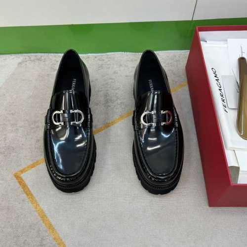 sf 顶尖工艺，乐福鞋 码：39－44 6. 5 一9 ： 商务皮鞋！轻盈舒适！纯正高品质可1：1比较！面料：原版小牛皮！内里：小牛皮！全套包手工工艺款！质感、