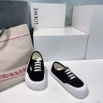 高品质出厂 ！顶级品质loewe 罗意威 25春鞋新款 Terra Vulca系带帆布运动鞋大头鞋硫化鞋！搭配硫化橡胶鞋底和不对称的厚实鞋头 对于宽脚丫的mm们