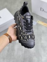 工厂价 实价 Dior 2024迪奥原版系带低帮男鞋 经典款休闲鞋本款是官方主打经典款，1:1质量，原厂名师制作，采用优质牛皮配原版材料舒适透气网布內里猪皮鞋垫