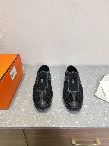 Hermes 爱马仕 25ss早春新款 网面 休闲鞋 运动鞋上脚真心不丑，穿上就是时髦人儿脚感非常舒服又轻便，经典运动风格+网面色设计，丑的耐看面料：原版定制头