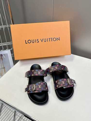 LV 路易威登X TM村上隆联名款拖鞋凉鞋硬货上新BS代购级别！高级感十足！国内外博主刷爆的一款，复古又时髦 上脚美炸了！官网主推款★ t 鞋面：原版小牛皮5D