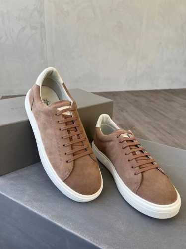 商品商标: Brunello Cucinell 布鲁内洛 正码码数: 38-44 商品材料: Bru运动鞋，真皮鞋面与独家设计的个性化大底搭配，穿在脚上更加柔软