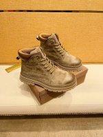 工厂价 高帮 P R A D A普拉达 顶级新款专柜同步发售，鞋面意大利进口头层牛皮 全进口真皮内里，完全1比1复刻，鞋底：原厂特供原版底，独家活动成型底超级舒