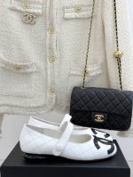厂价390 chane*｜小香中古经典大双C 带玛丽珍鞋 一起做个奶乖奶乖的香香女孩呀 看到这双鞋的时候我是直接原地心动 经典与艺术感兼具 日常出街造型随你凹
