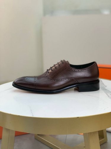 工厂价 原版真皮大底品牌：Hermès 爱马仕 标准码：男码39-44 38、45可以定做 等级：官网同款 原单品质材料：原版柔软小牛皮 水染牛皮内里 原版意大