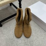 Zp级 Brunello Cucinelli 羊羔毛包子靴 Bc有着原汁原味意大利奢侈审美dna，以及对女性的深刻理解与苦心钻研，Open Walk Ankle