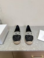 Dior 迪奥 25ss春夏新款 刺绣logo 渔夫鞋 休闲鞋春季新品平底百搭经典懒人鞋 全新刺绣 图案鞋面 彰显标志性风范 鞋面：采用原版开模定制logo环保