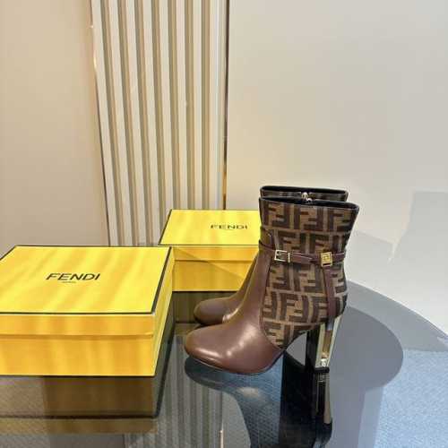 专柜走秀新款fendi 镂空粗跟短靴ankle Boots 3色 独家开模的镂空跟设计极具特色 Fendi家从来没有让我们失望过，性感又带点特色 ★原版牛皮 内