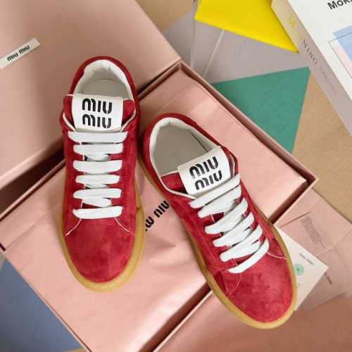 顶级版本：女款 Miumiu缪缪 最新款 德训鞋 休闲 运动鞋 滑板鞋 原版购入开发 做货 Miu Miu运动鞋巧妙地表达了运动装与充满活力和进取心的女性理念之