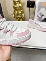 冲量价 Miumiu 缪缪miumiu 新款 各大品牌中脱颖而出的四季鞋，今年火爆款小白鞋 复古做旧时尚 简约高级 随意搭配 上脚非常舒适，年度必入款！原版一比