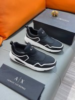 商品名称：Armani 阿玛尼 正规码数: 38-44 套脚鞋 商品材料：精选 牛皮弹力布鞋面，柔软羊皮垫脚；原厂特供大底。