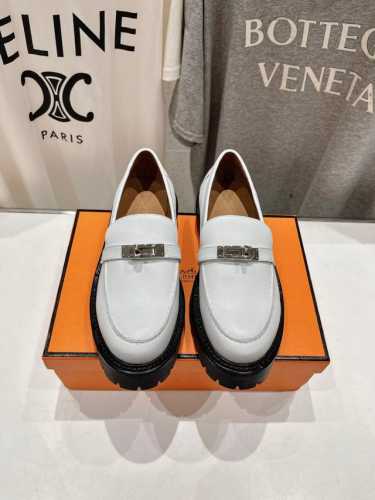 高版本出厂 Hermes 爱马仕 24Ss New Arrival～ H家2024新款厚底kelly扣乐福鞋 鞋型很好看，见到到极致的造型，搭配kelly的点缀