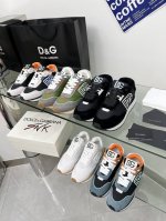 工厂价 2024高端版本高质量原单品质 D0Lce & Gabbana 今年的主打款式 没有之一 超火超帅气的休闲鞋此款传承了d家一贯有点浮夸而不失时尚的风格