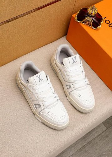 顶级版本 Louis Vuitton 透气系列 原单 夏季驾车鞋来咯！路易威登lv鞋 经典百搭 休闲男士 专柜同步发售，套脚 超轻 英伦原单鞋面复刻 更超级霸气