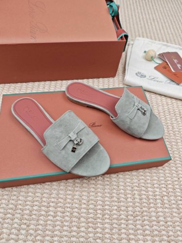高版本 主打多色 LP新品发售Loro Piana 官网同款针织拖鞋｜采用 Wish 羊京面料制作｜鞋面采用独特针织面料制作工艺｜双层羊皮，垫脚丝绸羊皮，全方位