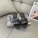 橙子出厂价110 dior 迪奥春夏新款 珍珠刺绣平底拖鞋 休闲凉拖 一字拖 材质：进口刺绣+手工珍珠 码数：35-42