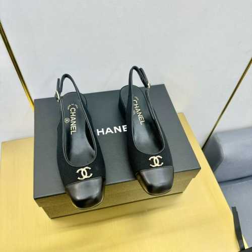 Chanel香奈儿 2024专柜顶级玛丽珍单鞋拖鞋 这款经典设计；各大社交平台热门的款式晒图 简直疯抢了、明星仙女们的挚爱 多元化非常百搭，不卡脚也不会磨脚 质