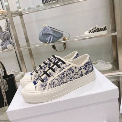 出厂： size：35-41 41码订做不退换 Dior迪奥 刺绣 系列. 图案系带平底休闲鞋
