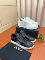 实价： boss 以经典的设计成为永不落幕的时尚宠儿，经典的休闲造型。鞋面采用顶级反绒皮搭配防水布 品牌logo点缀 彰显品牌魅力；头层真皮里品牌专用大底，耐磨