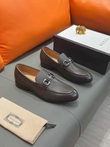 商品名称：Gucci 古驰 正规码数: 38-44 西装鞋 商品材料：精选 进口牛皮鞋面，柔软羊皮内里；原厂大底。