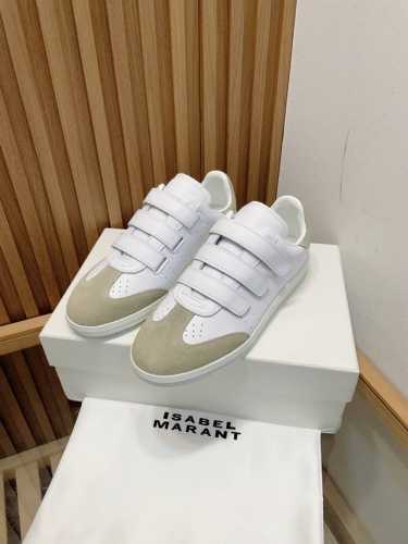 ISABEL.MARANT伊莎贝尔 玛兰2025新款小白鞋 以打破常规的不羁风格展现生活面貌，整个鞋型设计灰常简洁，又不失设计感，有复古德训鞋的休闲感！鞋面：牛