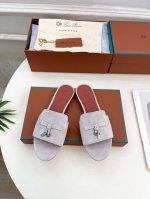 Loro Piana 乐悠翩雅 代购级别2025春夏新品 Summer Charms 经典金属吊坠羊猄面拖鞋 LP是意大利顶级奢侈品牌 低调奢华 设计都是一贯纯