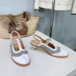 高品质出厂 ！小众潮牌Maison Margiela马吉拉25春夏Mm6新款冲孔雕花布洛克后空高跟分趾凉鞋！ 原版购入开发！运动风设计搭配精致细节，采用穿孔皮革