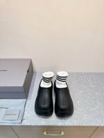Balenciaga 24Ss 秋冬季 新款 一脚蹬 大头鞋 顶级版本原版开发 极致轻量化！众多国内外一线潮流明星上脚加持！ 时髦又兼具舒适感，上脚还很显白！夏