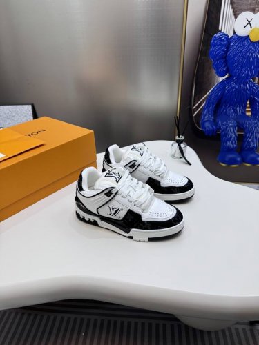 橙子出厂价360 louis Vuitton 路易威登 Lv最新Footprint系列 情侣款运动鞋板鞋 休闲复古篮球鞋 原版购入开发 做货 这款 Footpr