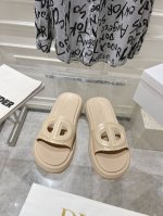 出厂 Dior迪奥 2024新款 Cd字母 猪鼻拖鞋 原版复刻 高版本 超耐看随意百搭款 上脚非常舒适 显瘦又显白 码数：35-41码