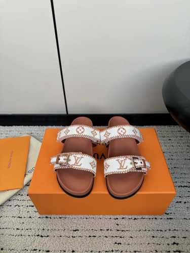 Louis Vuitton 路易威登 24Ss 最新时尚休闲半拖鞋 代购级 当季最新潮品 众多博主纷纷种草，入购原版开模定制，编织工艺 电绣精美 精致 Lv字母