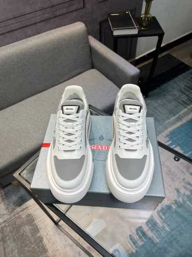 PRADA 普拉达 -高端品质 -鞋面：开边珠小牛皮、纳帕小牛皮、品牌金属扣件、品牌塑胶模块-内里：网布，垫脚；顶级牛皮-大底：超轻TPU原版大底-超高品控 做