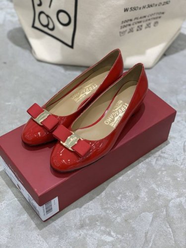工厂P价 Salvatore Ferraga*O 菲拉*慕经典款Vara蝴蝶结圆头芭蕾舞单鞋 Vara真的是菲拉*慕家最经典最值得入手的一双鞋，可盐可甜！圆头、