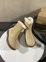 工厂价 Ugg韩式雪地靴升级版24年新款，Mra级摩卡星羊毛，顶级品质，反毛牛皮面料与羊毛的绝美匹配，简单大方的宽边缘橡胶鞋底，彰显不凡与大气，冬天极寒不怕断底