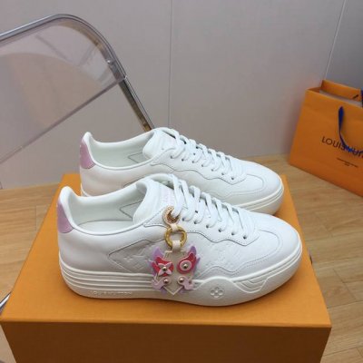 Lv Groovy 系列24早春新款小白鞋 龙年限定‘ 必入单品 甜妹的梦中情鞋 敲可爱 ~ 购入原版开发 厚底增高约5公分 瞬间拉长腿型 鞋面原版定制牛皮 内
