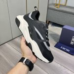 迪奥最新休闲运动鞋 情侣装时尚爆款， 版型简洁大气， 面料采用进口牛皮配原版网布，舒适透气网布内里，原版耐磨橡胶大底，独家新款，实物拍摄，多色可选，码数：35-