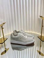 YSL SAINT LAURENT 圣罗兰 SL61春夏最新爆款休闲系列 SL61运动低帮休闲鞋 圣罗兰 SL61 ，原版购入 一比一复刻 ，新鲜血液注入加休闲