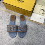 出厂价 顶级品质 芬迪刺绣拖鞋 春夏季fendi Reflections 最新爆款双带平底拖鞋，带ff装饰性搭扣，饰有ff图案提花布料上点缀着不同形状大小是水晶