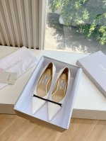 Jimmycho*吉米周24S早春爆品 顶版 尖头花朵高跟鞋 这也太仙了叭，像艺术品一样美到窒息的花朵，很生动形象，很温柔很仙女，仿佛能闻到花的香气时尚的仙女风