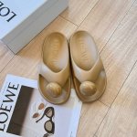 出厂价： LOEWE 罗意威 顶级专柜 新款限定官网上新 全球首发 LOEWE 罗意威 24SS 球球人字拖 Loewe人字拖 罗意威loewe Loewe鞋控