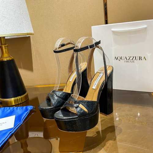 Aquazzura 新款凉鞋 顶级版本 代购款独家新款顶级版本 质量超级美爆。 Zp 原版开模 原版扣开模 附带原版定制蛇纹羊皮超级炫美 一眼看上去就高端大气上