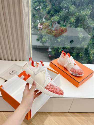 男码10 顶级版 Hermes 爱马仕爆单新品bouncing男女同款情侣运动鞋轻napa小牛皮拼接麂皮，搭配撞色大底，简约鞋型，打造活力休闲风格 又是一款必火
