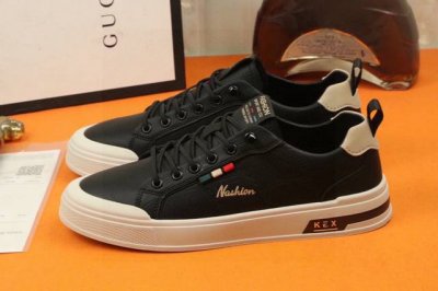 工厂价 高品质 Gucci 古奇新款上市著名奢侈品牌，专柜同步更新，意大利男鞋时尚杂志季刊封面主推款！鞋面采用意大利进口小牛皮，羊皮内里。原版防滑橡胶大底，上脚