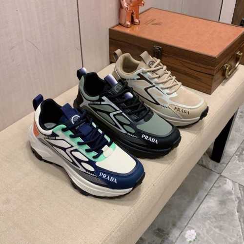 新款: 厂价: 普拉达prada* 最新爆款休闲鞋，顶端品牌奢侈～代购，顶级～质量 鞋面選用进口透气特殊面料搭配材质透气网布垫脚 精细做工 原版个性时尚柔软橡膠