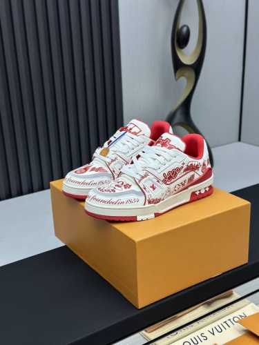 工厂直销 顶级版本 LV-路易威登-经典走秀新款空胶工艺 原版1：1开发复刻！！上脚非常舒适 奢侈用料，做工精细，中底印有欧洲制造英文字母鞋面由意大利进口小牛皮