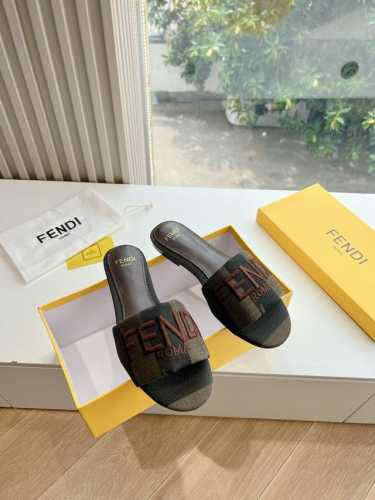G187顶级版本fendi 芬迪走秀主推系列，新品上线，芬具桌脚设计灵感改创于今年秀场的主推系列鞋履 当季新品拖鞋，众所周知，鞋子永远设计为高级感满满的，高端大