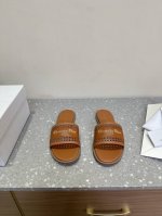 Dior 迪奥 25ss春夏新款 D-Lane 镂空平底圆头 露趾拖鞋Sun 凉鞋春季季成衣系列的新款单品，来自 iviera 限定系列，兼具高订风格和休闲气质