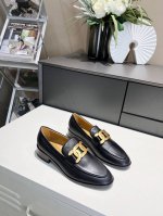 岀厂 Tod S T家 经典麻花铜扣乐福鞋 本款乐福鞋精致高级百搭，呈现微做旧质感，配上品牌金属链条装饰，人类高质量女性单品♀鞋面甄选进口粒面小牛皮，内里水染小