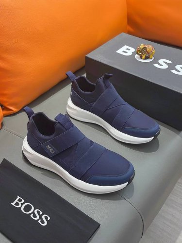 商品名称：BOSS 波士 正规码数: 38-44 套脚鞋 商品材料：精选 牛皮鞋面，舒适羊皮内里 ；原厂大底。